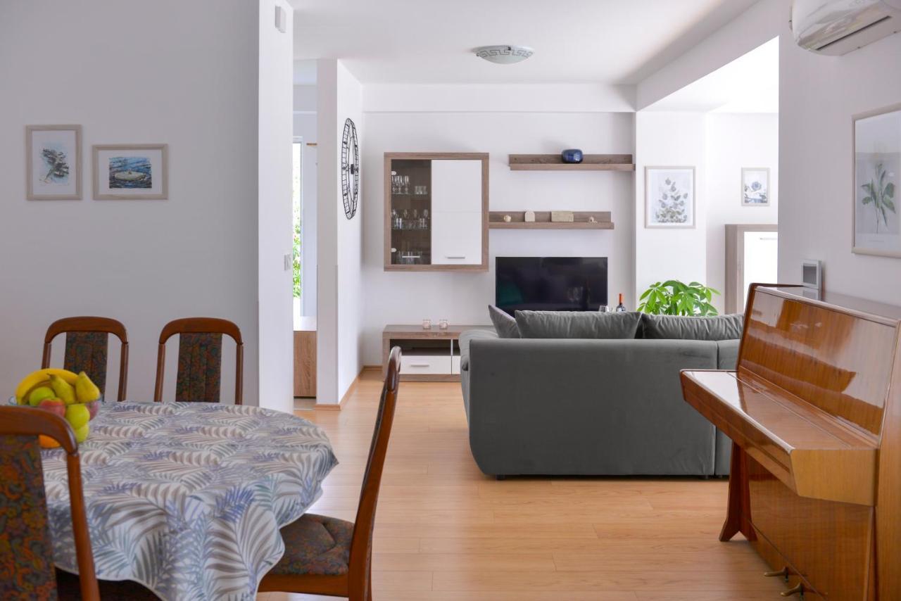Apartment Piano غييكا المظهر الخارجي الصورة