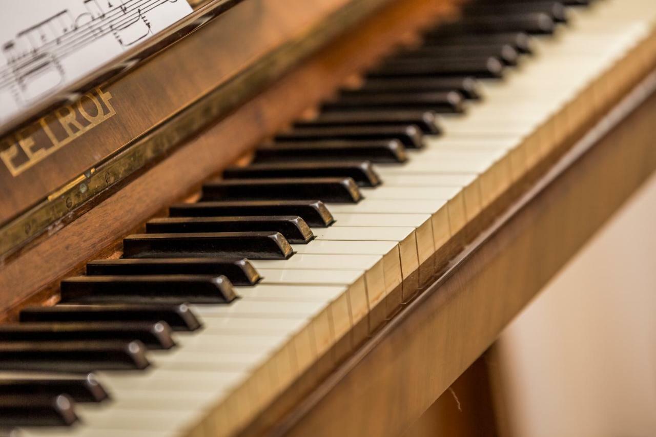 Apartment Piano غييكا المظهر الخارجي الصورة